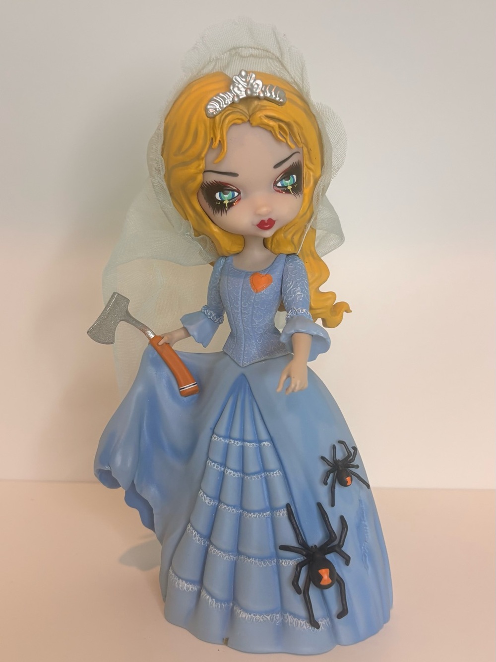 Disney WonderGround Gallery Haunted Mansion "The Bride Returns" 9" Vinylmation